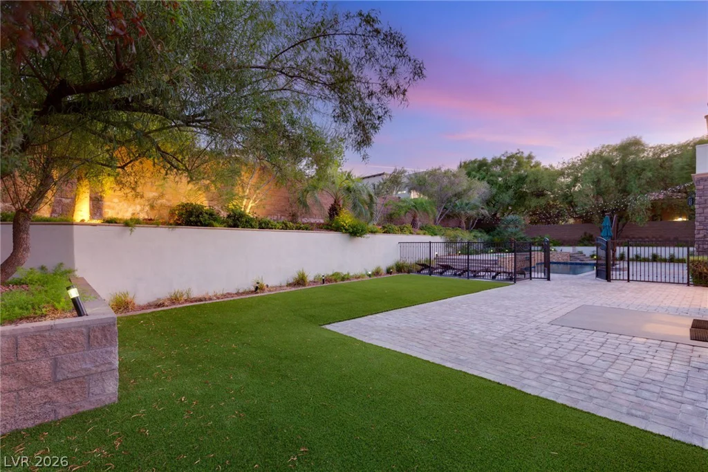 25 Pebble Dunes, Las Vegas, NV 89141