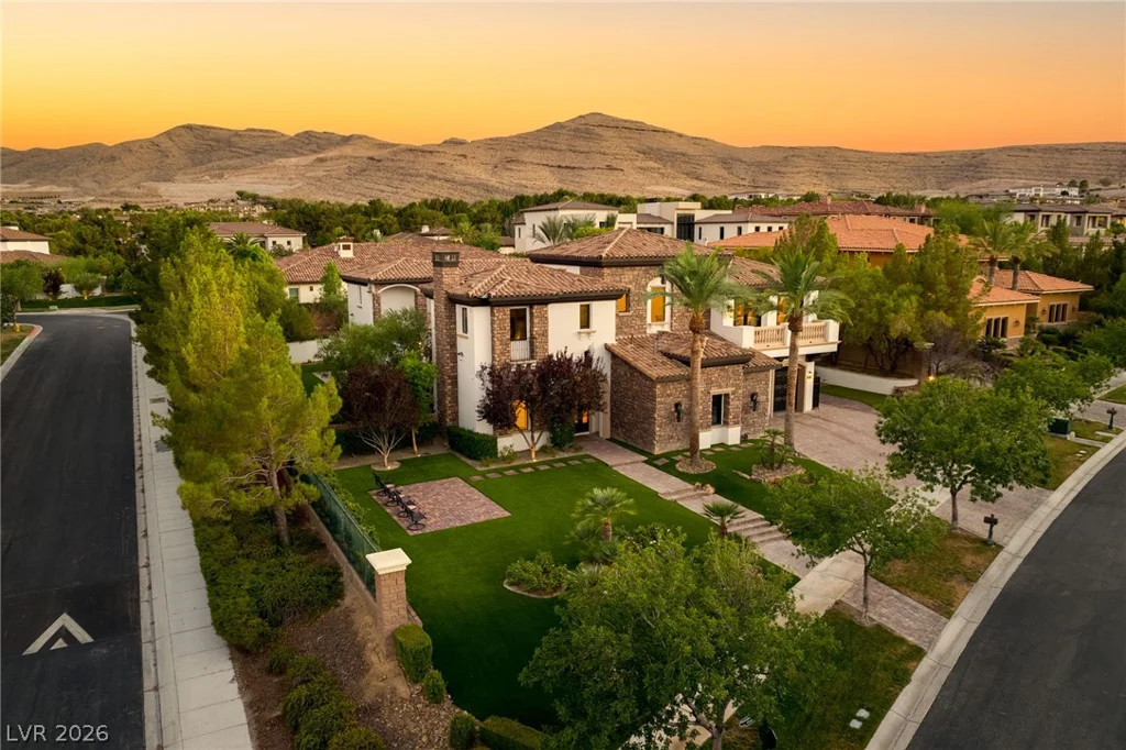25 Pebble Dunes, Las Vegas, NV 89141