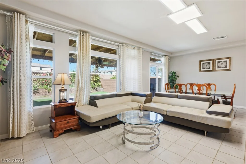 10137 Herons Rise, Las Vegas, NV 89141