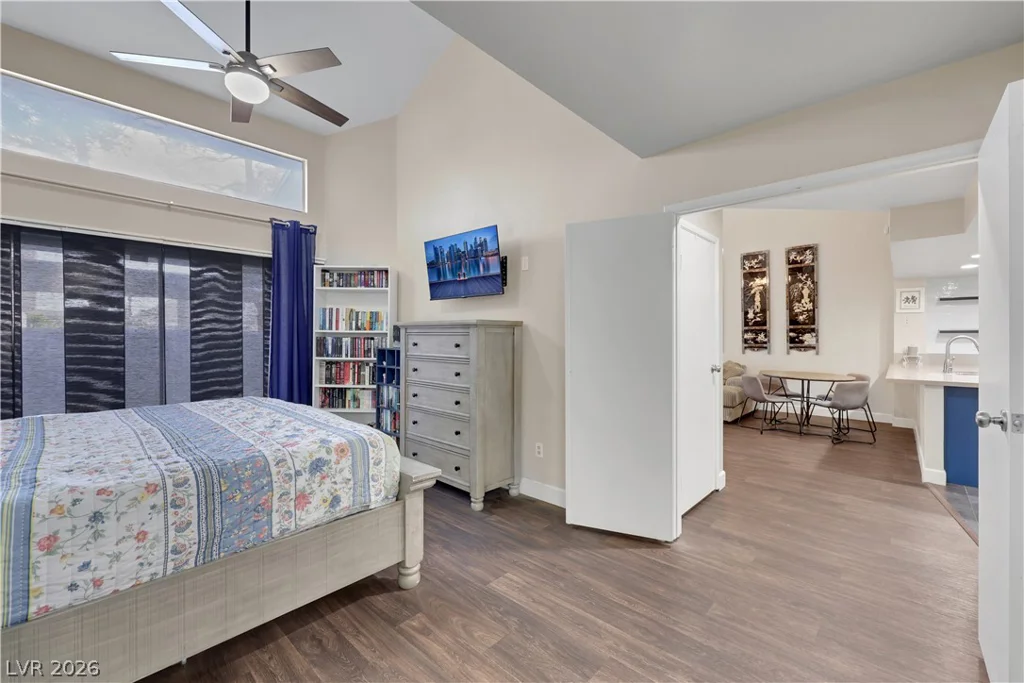5635 Vineyard, Las Vegas, NV 89110