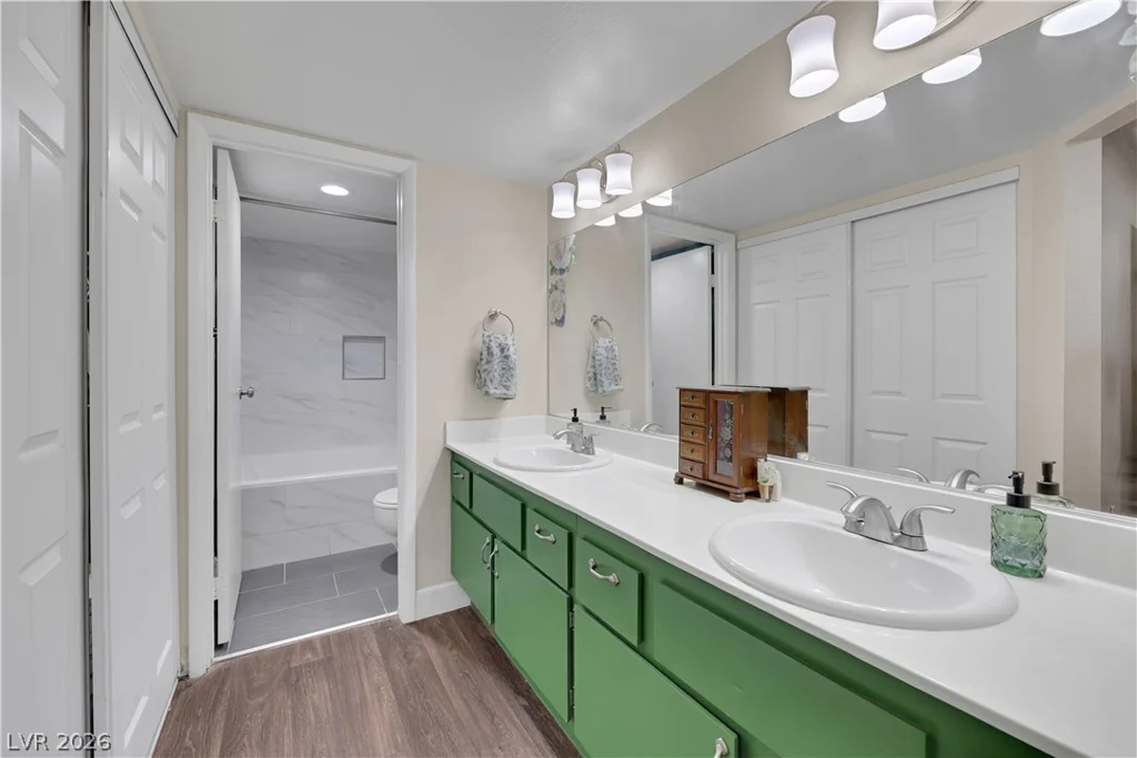 5635 Vineyard, Las Vegas, NV 89110