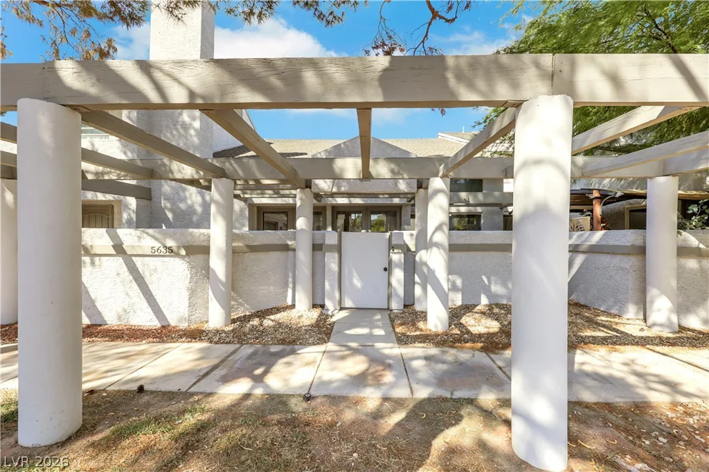 5635 Vineyard, Las Vegas, NV 89110