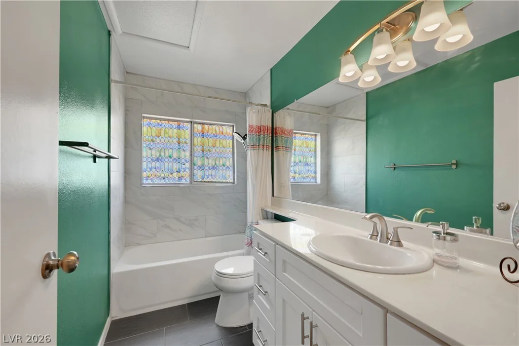 5635 Vineyard, Las Vegas, NV 89110