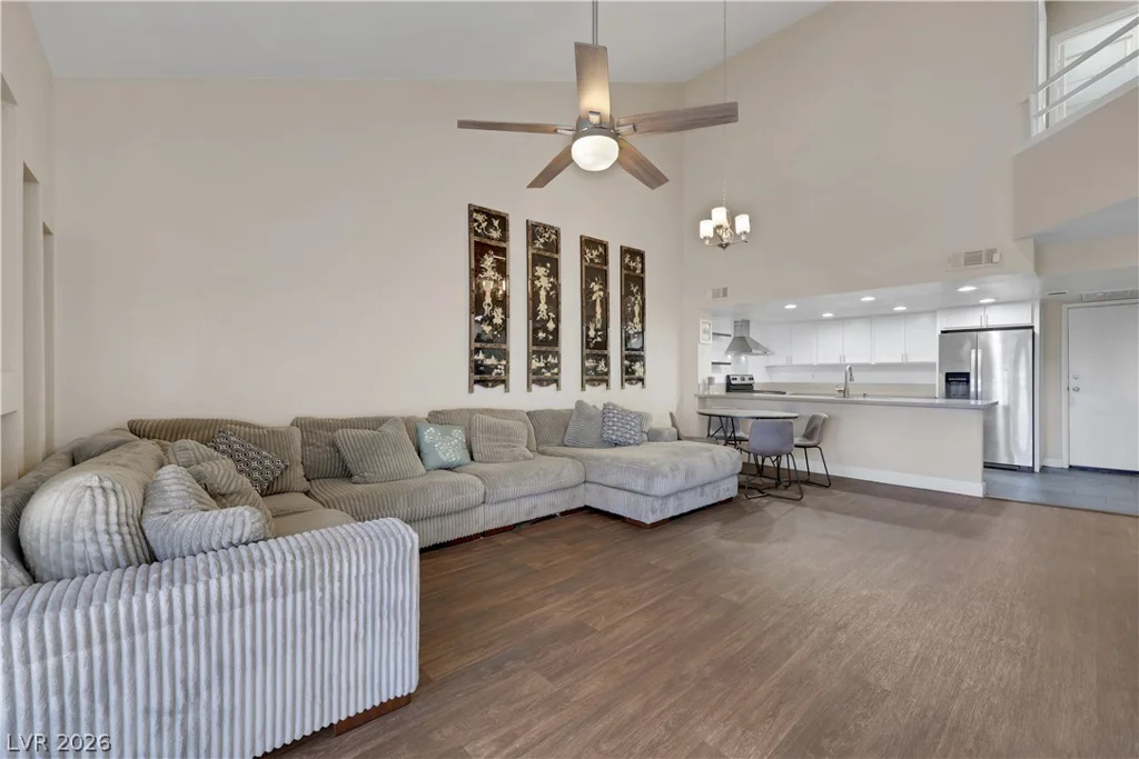 5635 Vineyard, Las Vegas, NV 89110