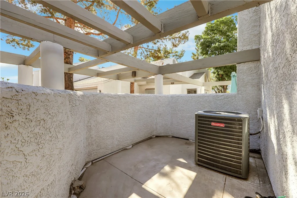 5635 Vineyard, Las Vegas, NV 89110