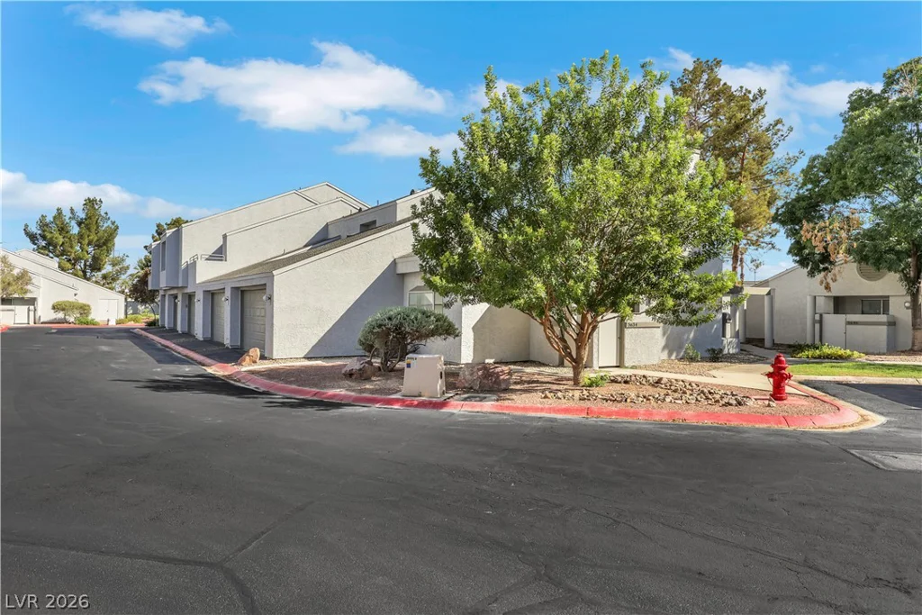 5635 Vineyard, Las Vegas, NV 89110