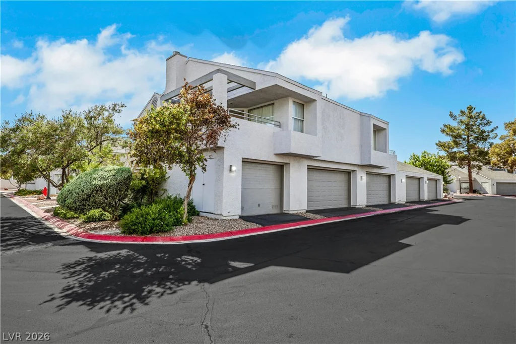 5635 Vineyard, Las Vegas, NV 89110