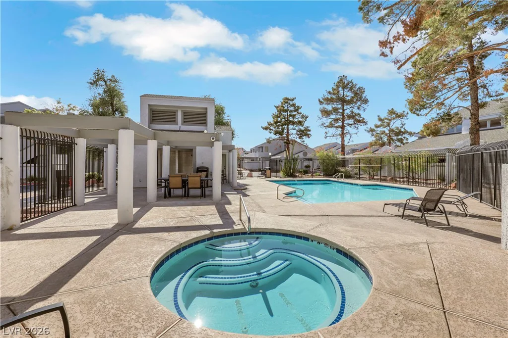5635 Vineyard, Las Vegas, NV 89110