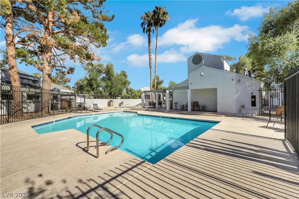 5635 Vineyard, Las Vegas, NV 89110