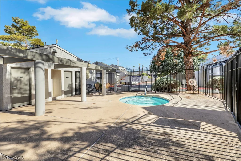 5635 Vineyard, Las Vegas, NV 89110