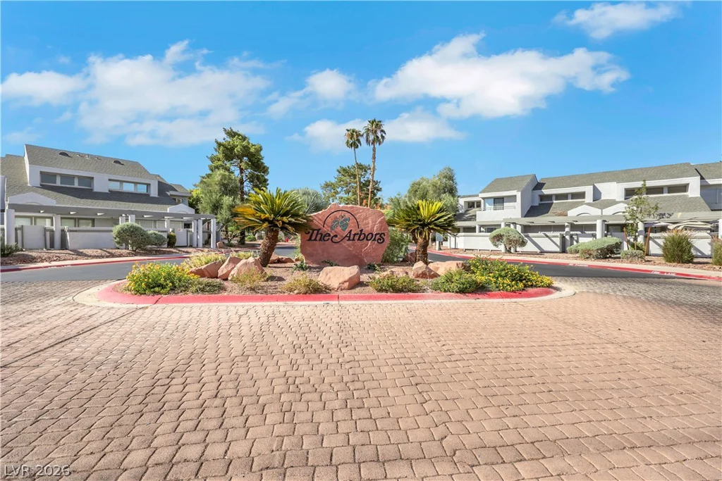 5635 Vineyard, Las Vegas, NV 89110