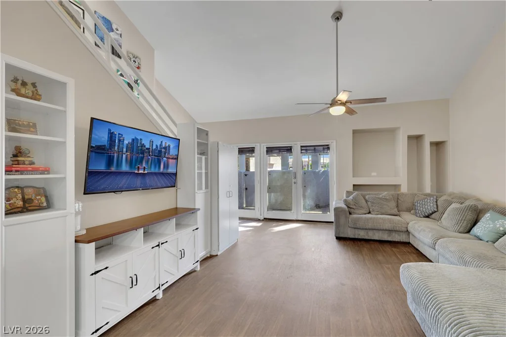 5635 Vineyard, Las Vegas, NV 89110