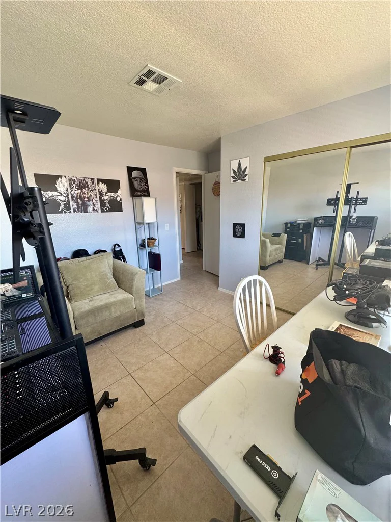 7928 Diamond Rock, Las Vegas, NV 89128