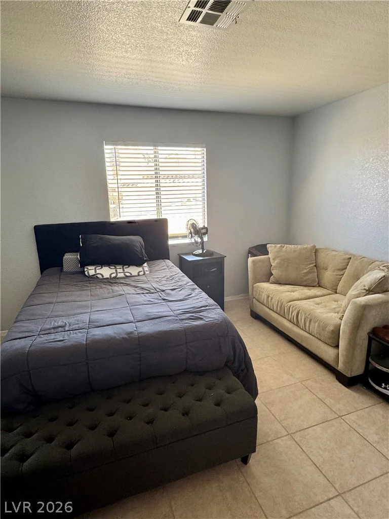 7928 Diamond Rock, Las Vegas, NV 89128