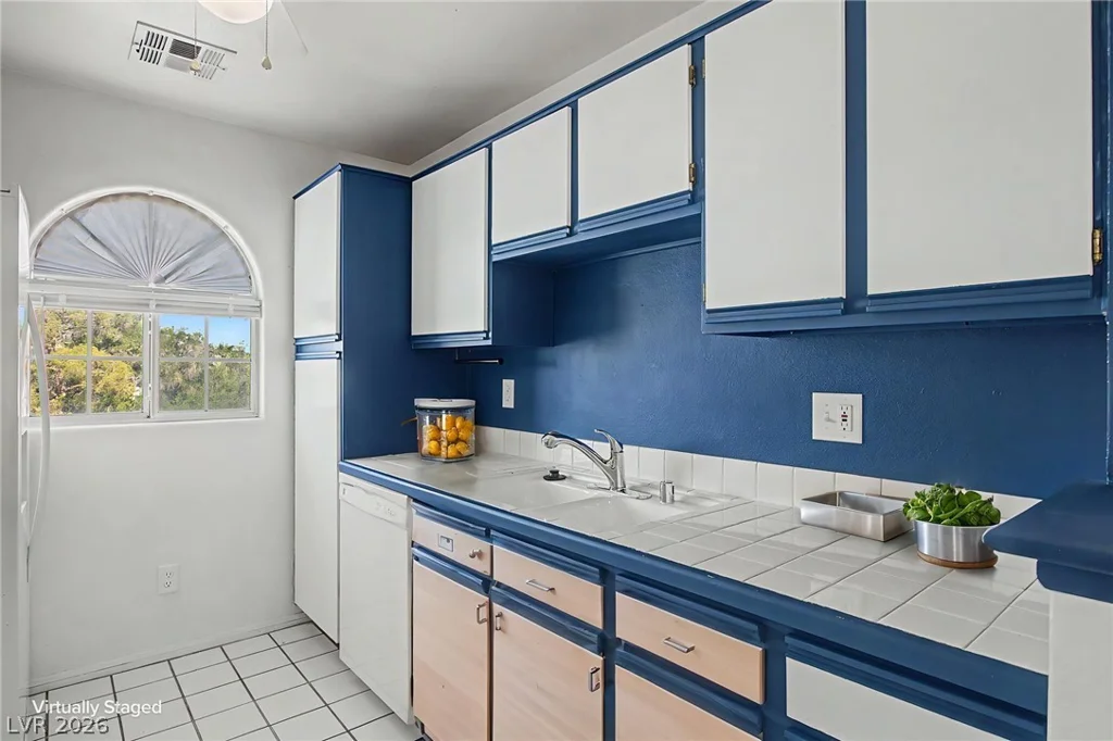 6800 Elm Creek, Las Vegas, NV 89108