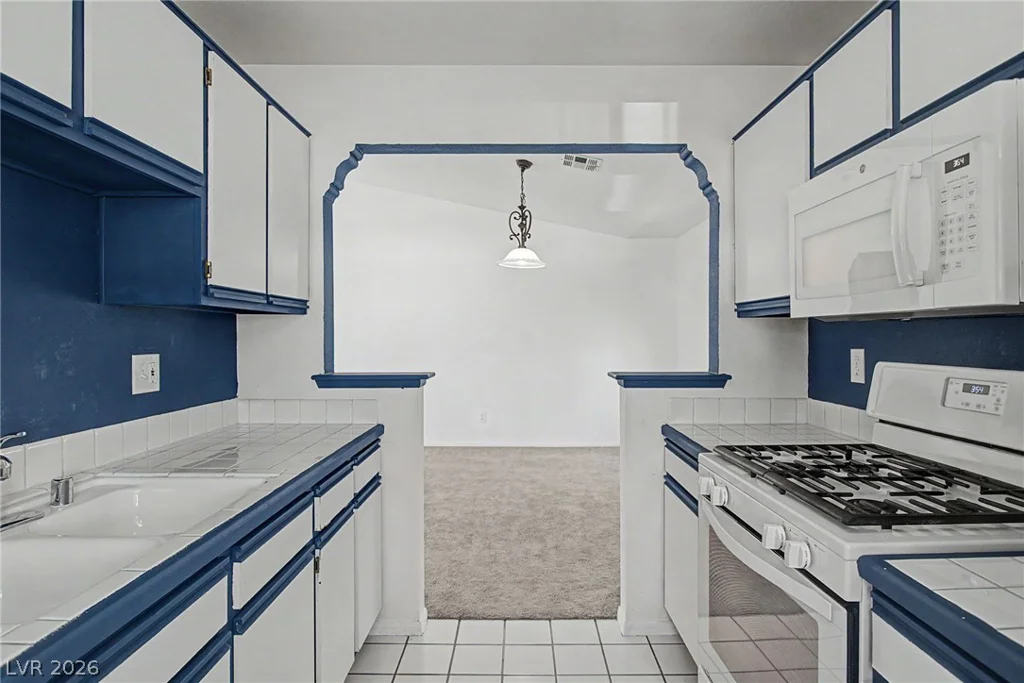 6800 Elm Creek, Las Vegas, NV 89108