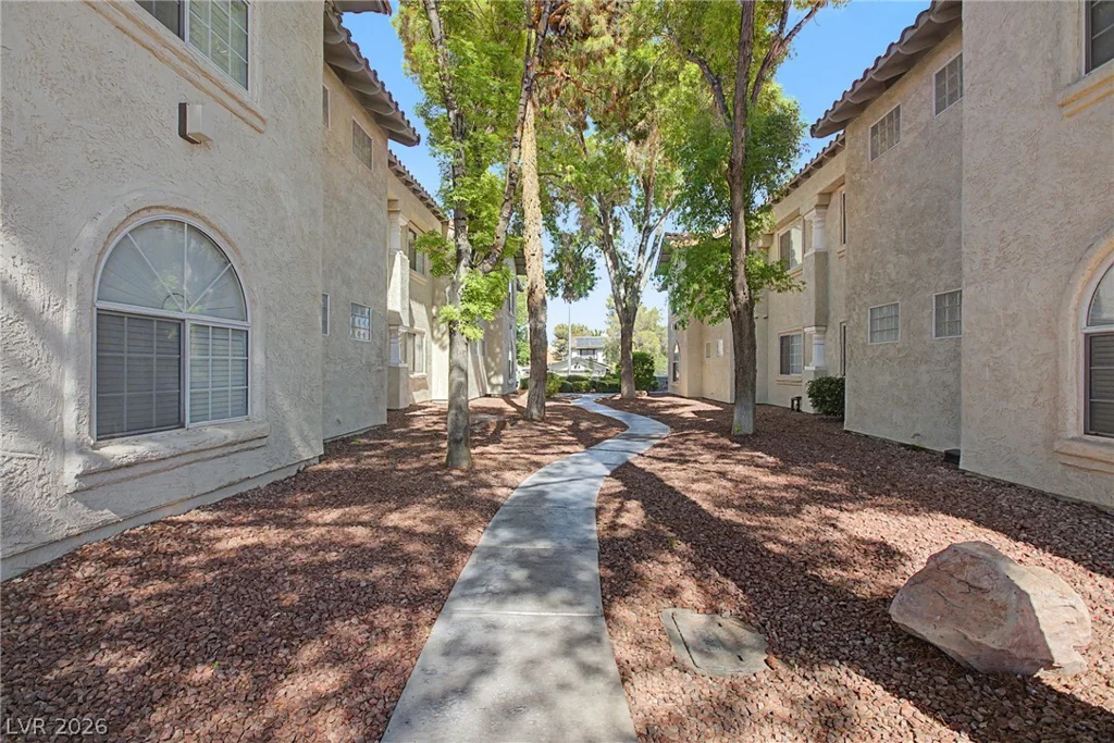 6800 Elm Creek, Las Vegas, NV 89108