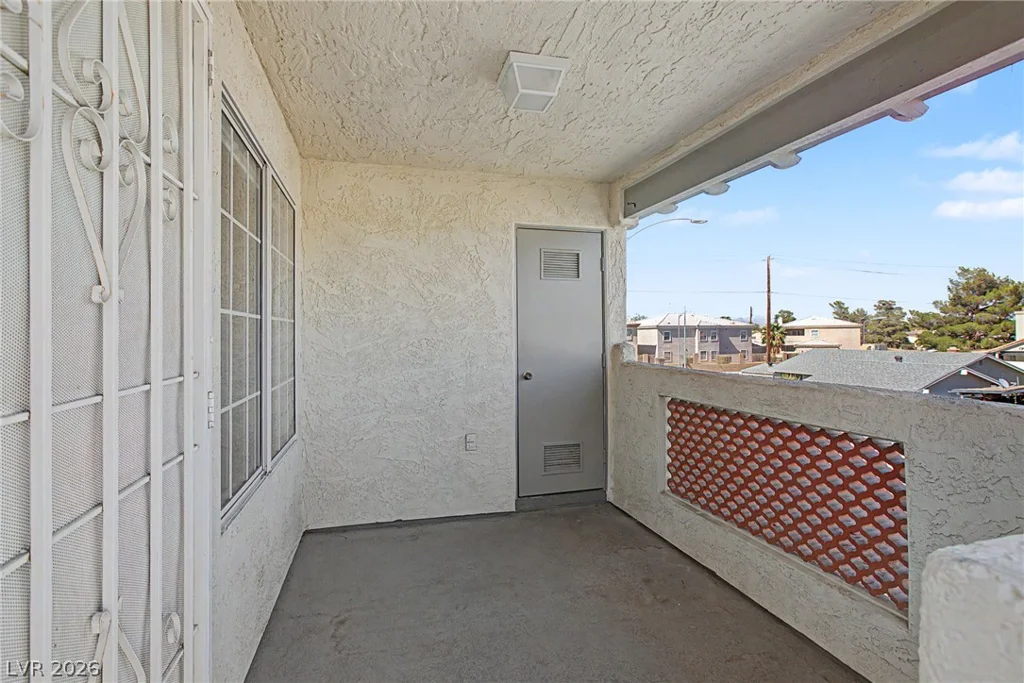6800 Elm Creek, Las Vegas, NV 89108