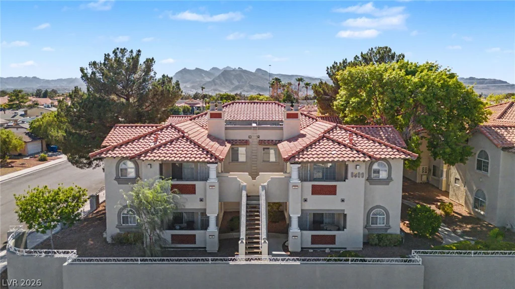 6800 Elm Creek, Las Vegas, NV 89108