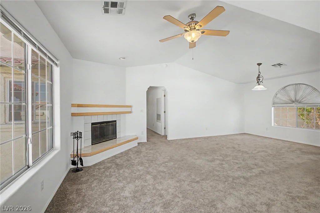 6800 Elm Creek, Las Vegas, NV 89108