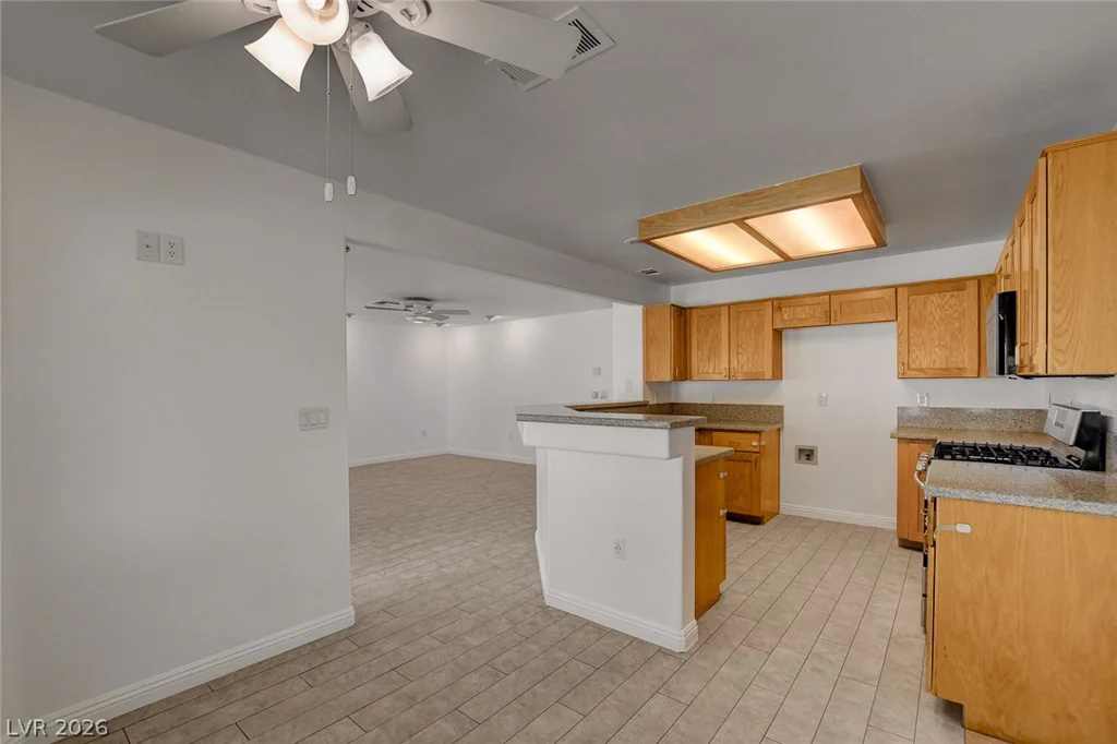 2004 Aspen Brook, Henderson, NV 89074