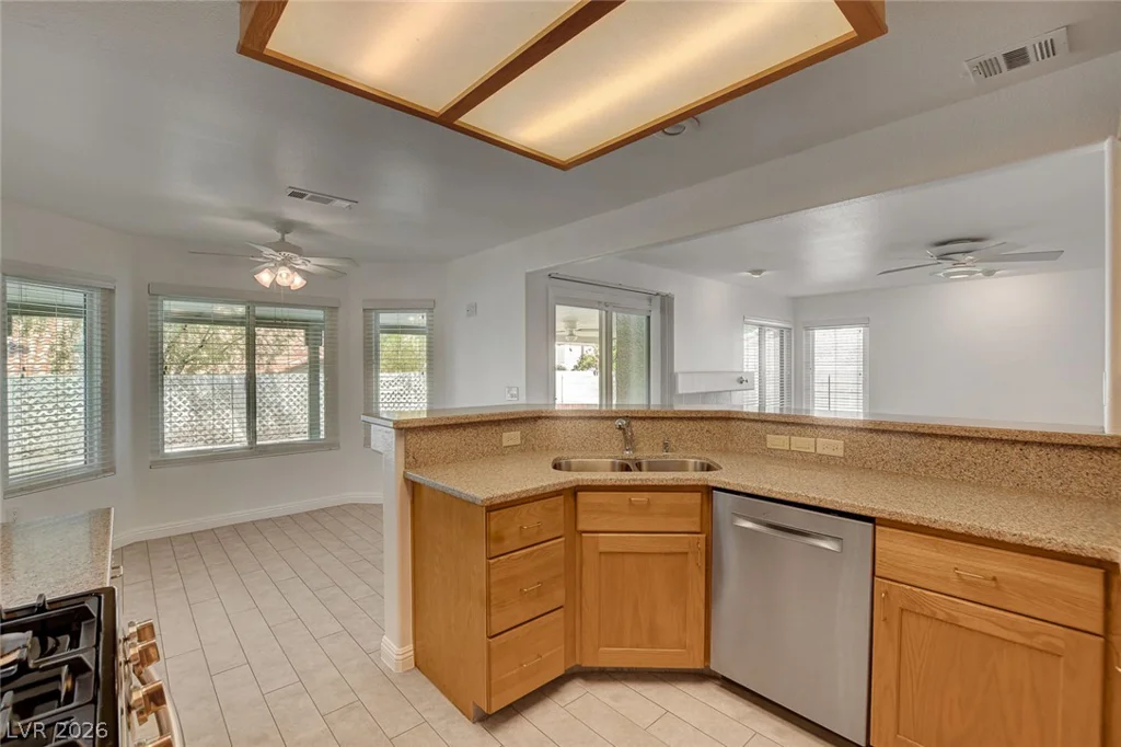 2004 Aspen Brook, Henderson, NV 89074