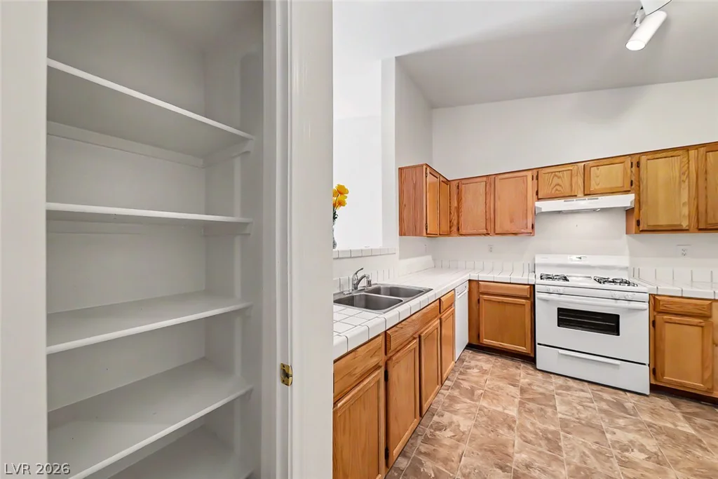 124 Painted Valley, Henderson, NV 89074