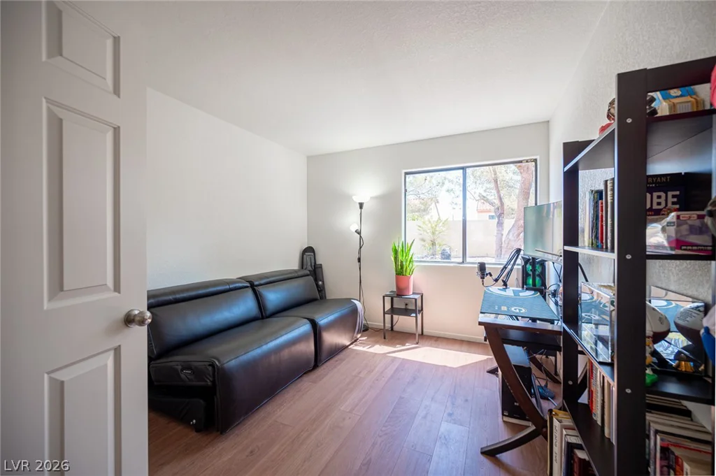 112 Brazilnut, Las Vegas, NV 89145