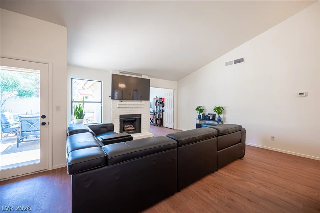 112 Brazilnut, Las Vegas, NV 89145