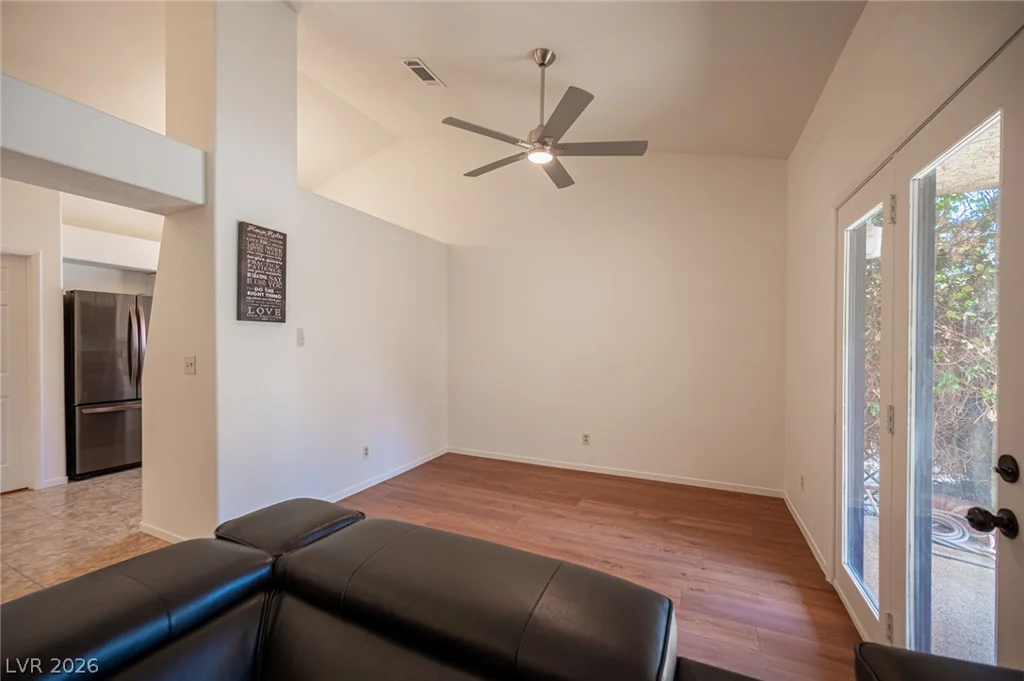 112 Brazilnut, Las Vegas, NV 89145