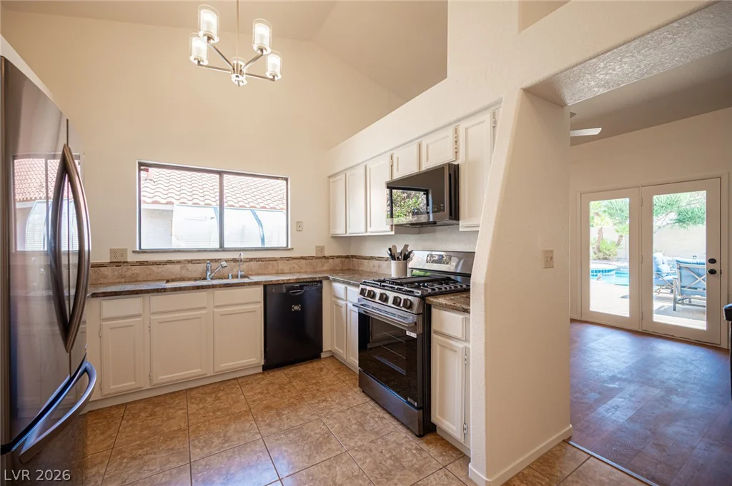 112 Brazilnut, Las Vegas, NV 89145