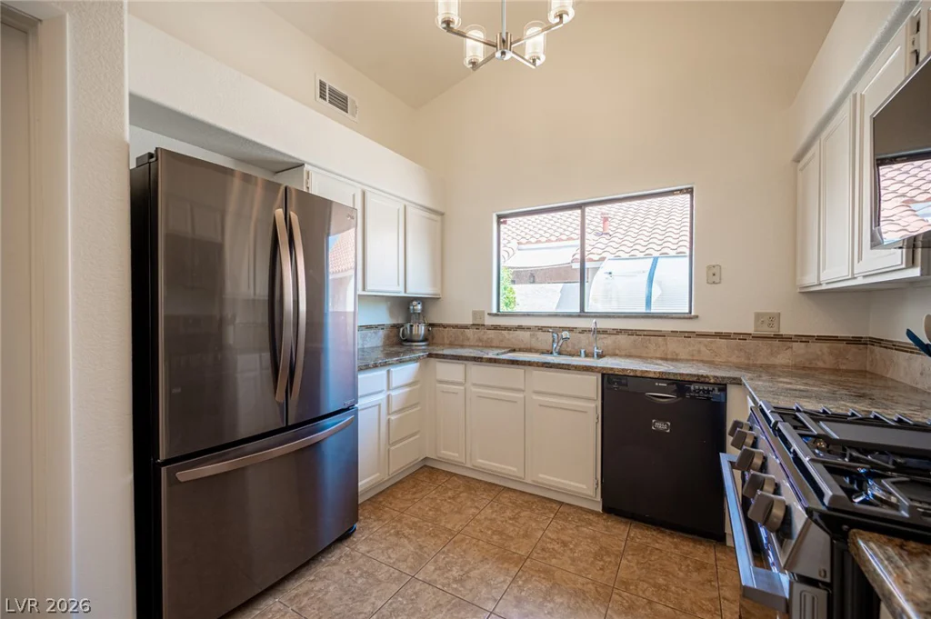 112 Brazilnut, Las Vegas, NV 89145