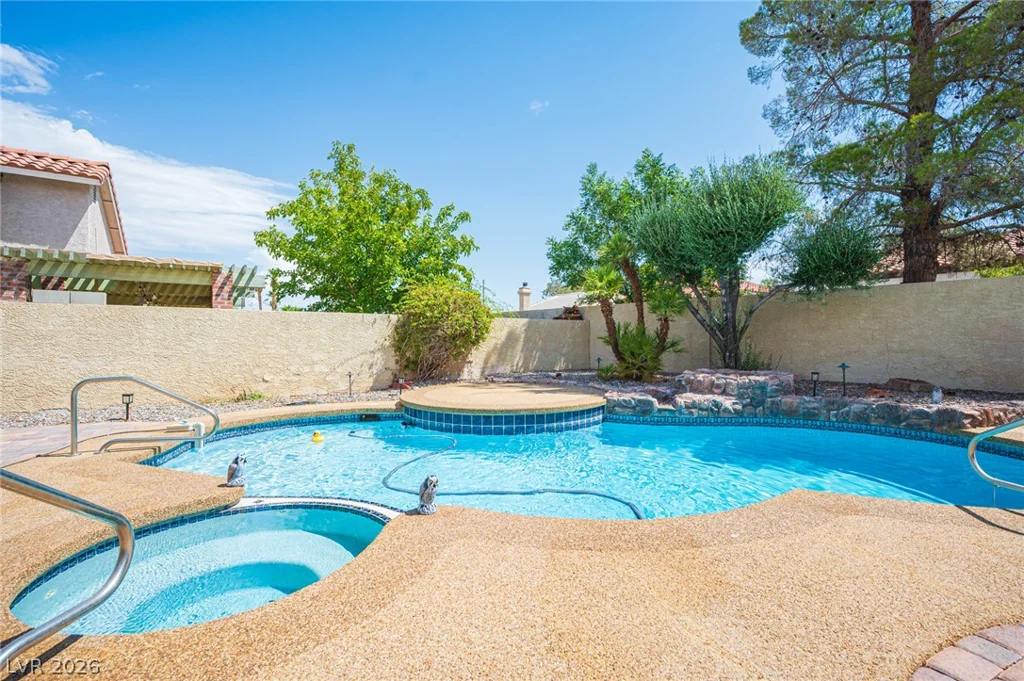 112 Brazilnut, Las Vegas, NV 89145