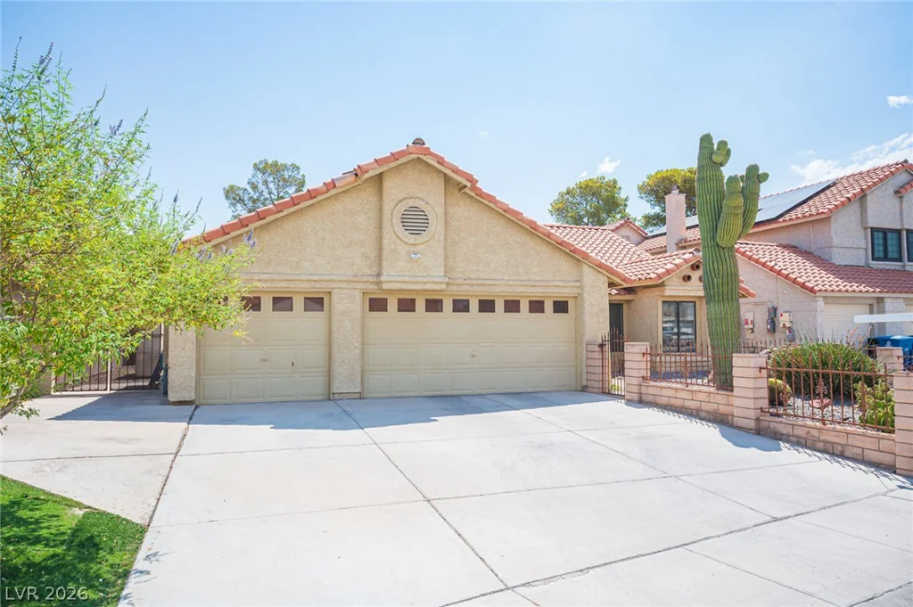 112 Brazilnut, Las Vegas, NV 89145