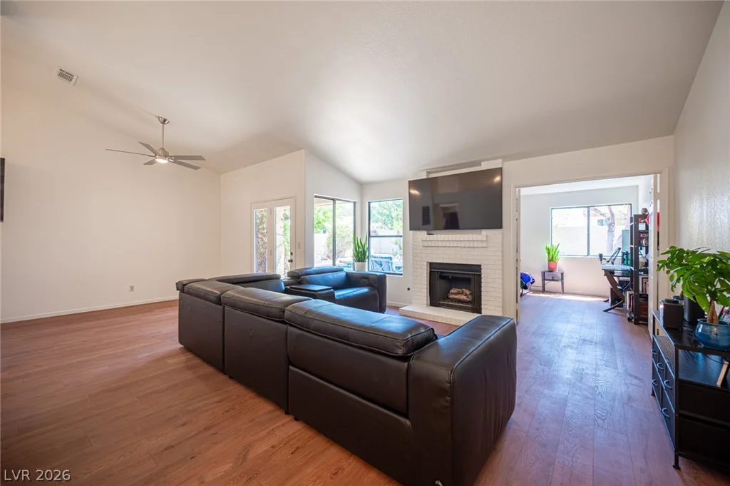 112 Brazilnut, Las Vegas, NV 89145