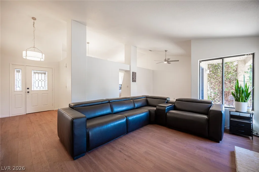 112 Brazilnut, Las Vegas, NV 89145