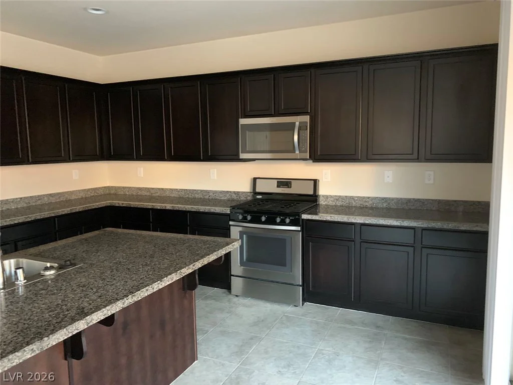 933 Kimbark, Las Vegas, NV 89148