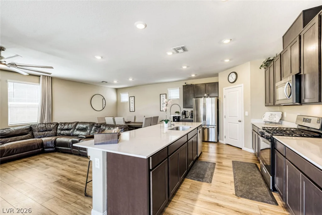 9166 Eagle Ford, Las Vegas, NV 89113