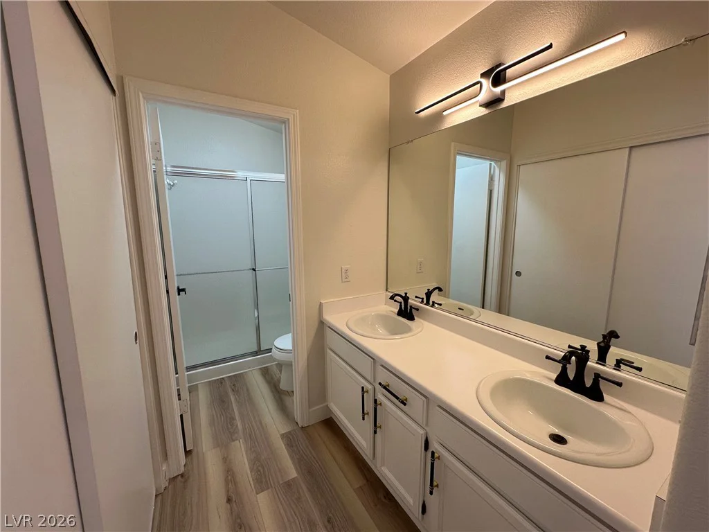1833 Cedar Bluffs, Las Vegas, NV 89128