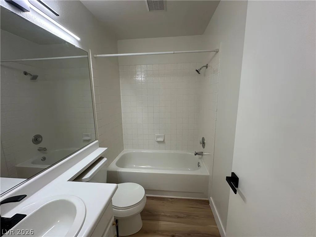 1833 Cedar Bluffs, Las Vegas, NV 89128