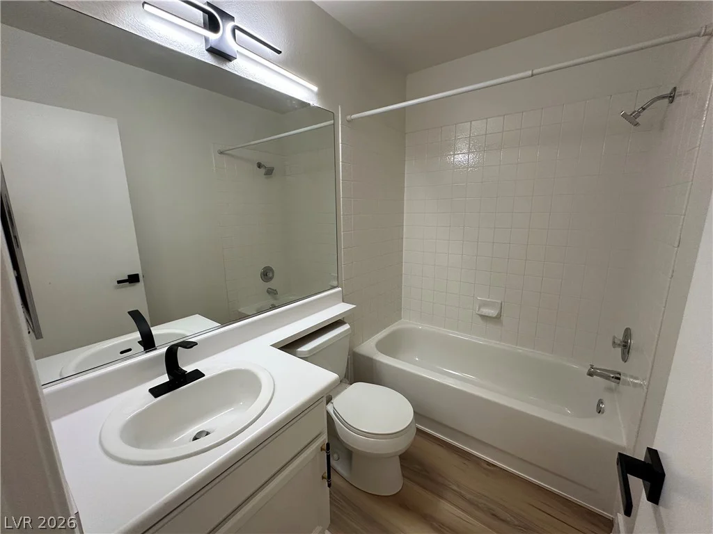 1833 Cedar Bluffs, Las Vegas, NV 89128