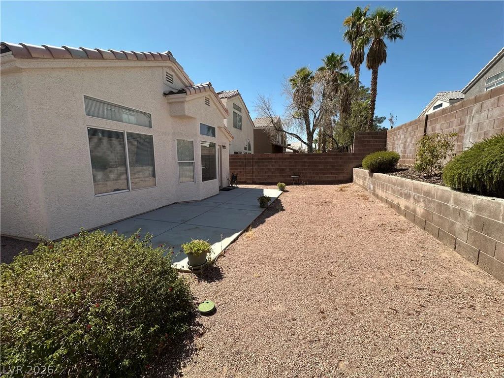 1833 Cedar Bluffs, Las Vegas, NV 89128