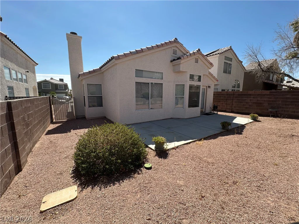 1833 Cedar Bluffs, Las Vegas, NV 89128