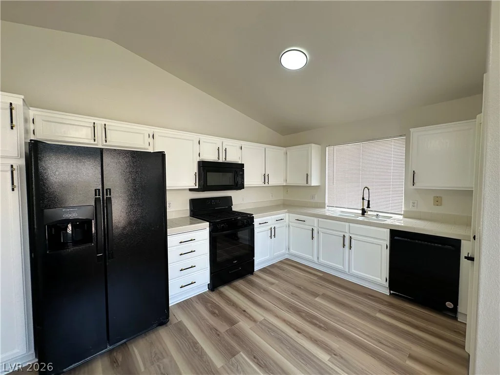 1833 Cedar Bluffs, Las Vegas, NV 89128