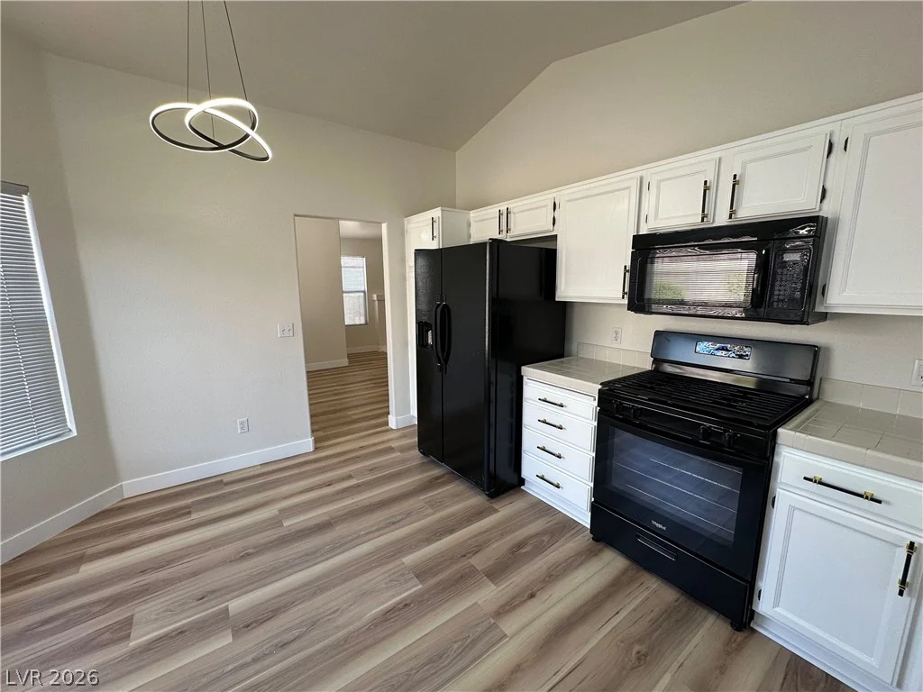 1833 Cedar Bluffs, Las Vegas, NV 89128