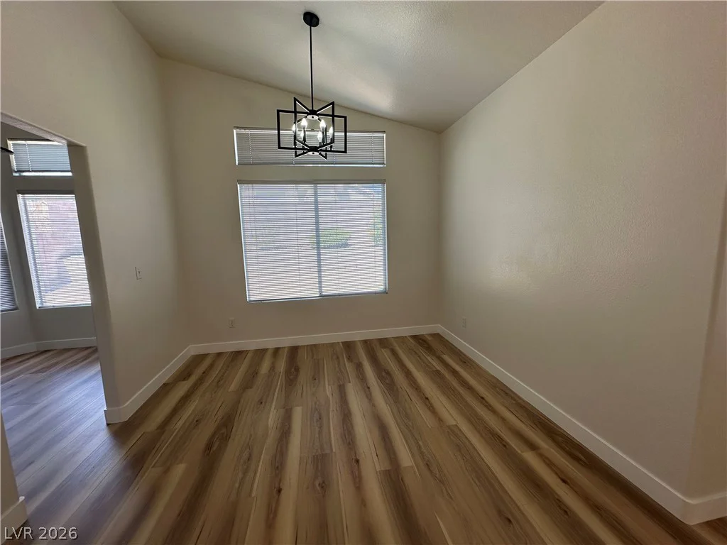 1833 Cedar Bluffs, Las Vegas, NV 89128