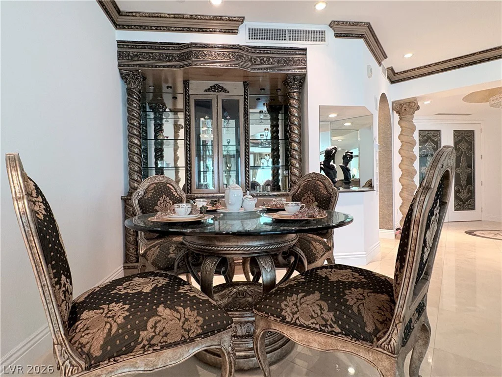 2857 Paradise, Las Vegas, NV 89109