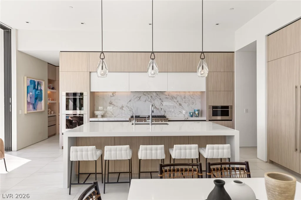 81 Hawk Ridge, Las Vegas, NV 89135