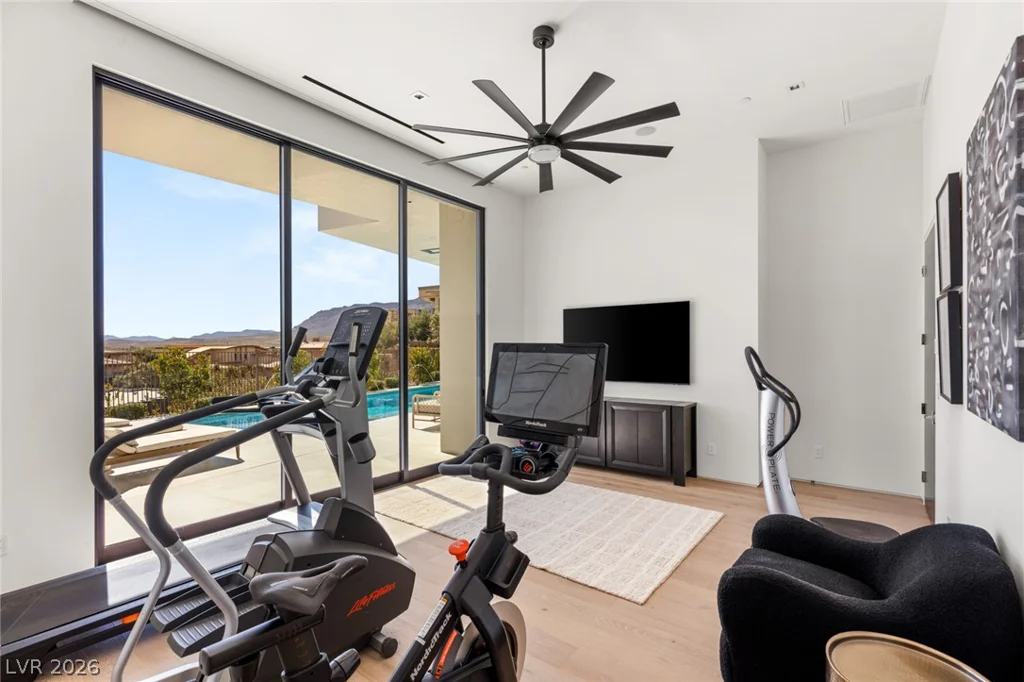 81 Hawk Ridge, Las Vegas, NV 89135