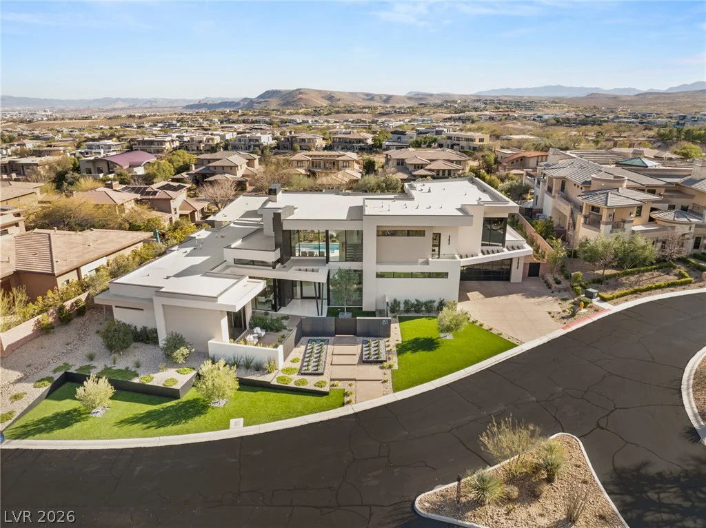 81 Hawk Ridge, Las Vegas, NV 89135